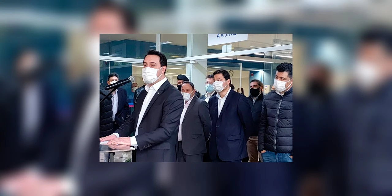 Governador Ratinho Junior visita maternidade do Hospital da Criança e obras da UPA Santana