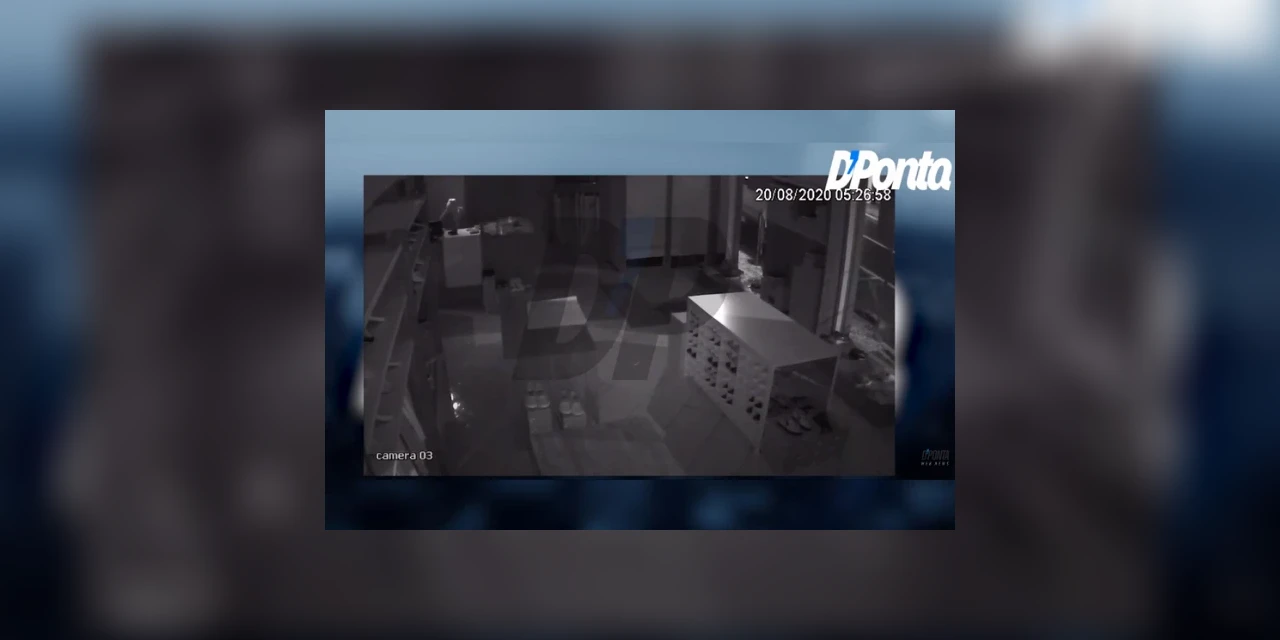 Exclusivo: câmera de segurança flagra furto em loja de roupas masculinas em PG