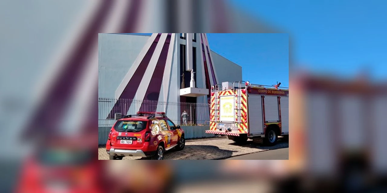 Corpo de Bombeiros é acionado para conter incêndio em igreja de PG