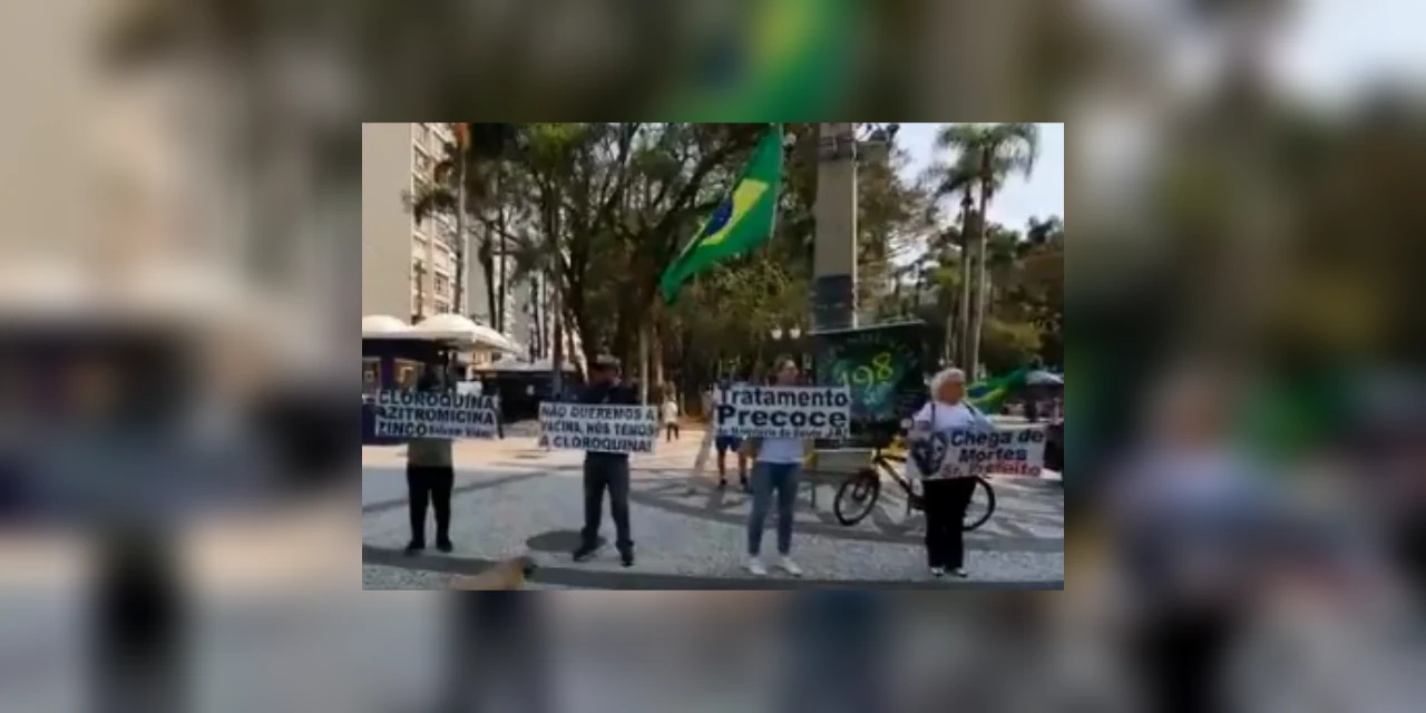 COVID-19: Bolsonaristas vão às ruas de Curitiba contra a vacina. “Não queremos a vacina, nós temos a cloroquina”