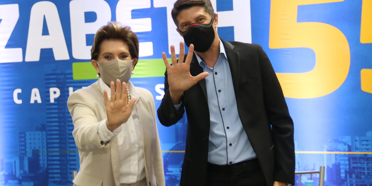 PSD oficializa Elizabeth Schmidt como candidata à Prefeita e Capitão Saulo como vice em PG