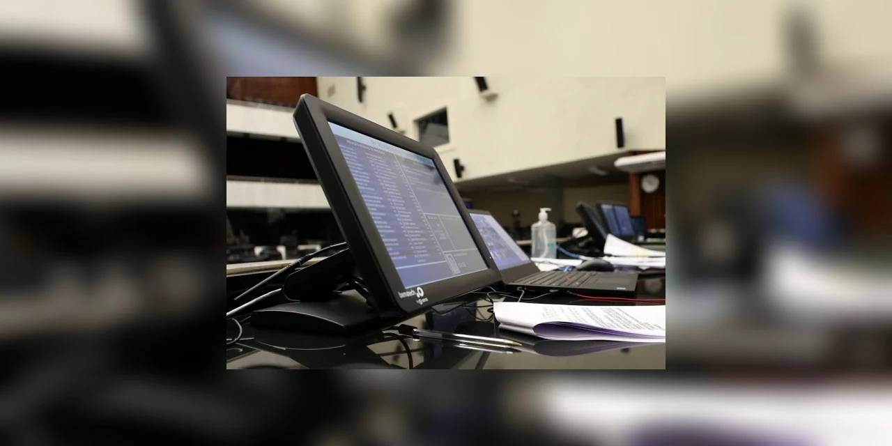 Assembleia Legislativa do Paraná discute a implantação de até 200 colégios cívico-militares no estado