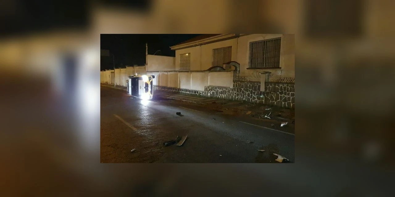 Em PG, viatura da Polícia Militar se envolve em acidente
