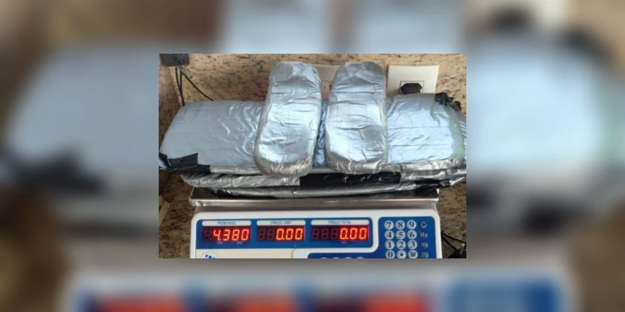 Homem é preso com 1kg de haxixe dentro do sapato na BR-277