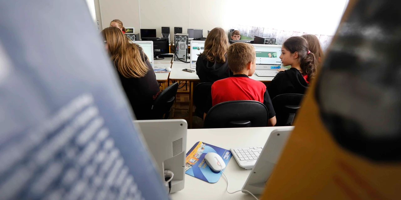 42 escolas de Guarapuava recebem recursos do BNDES para tecnologias digitais na educação