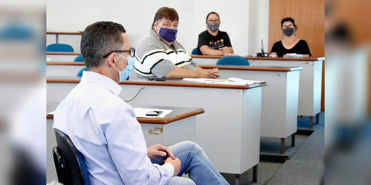 UEPG discute retorno presencial das atividades administrativas