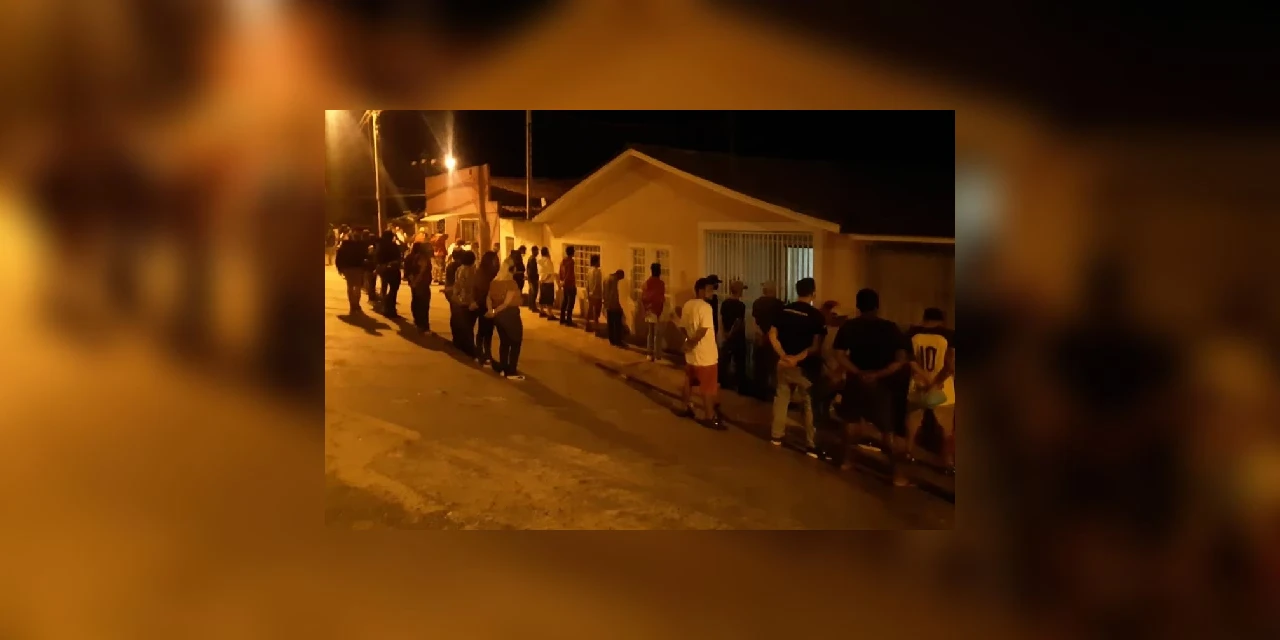 Polícia interrompe festa para 126 pessoas, com consumo de drogas e bebidas alcoólicas no Contorno