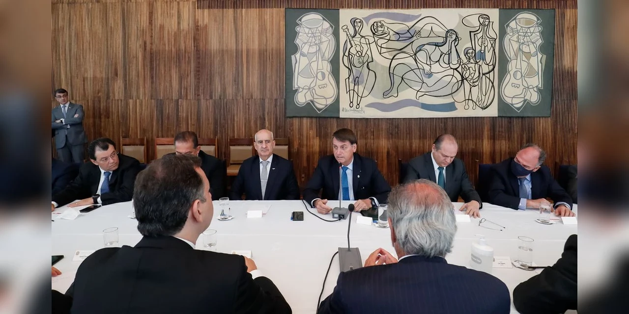 Bolsonaro anuncia o 'Renda Cidadã', programa que deve substituir o Bolsa Família, com recursos do Fundeb