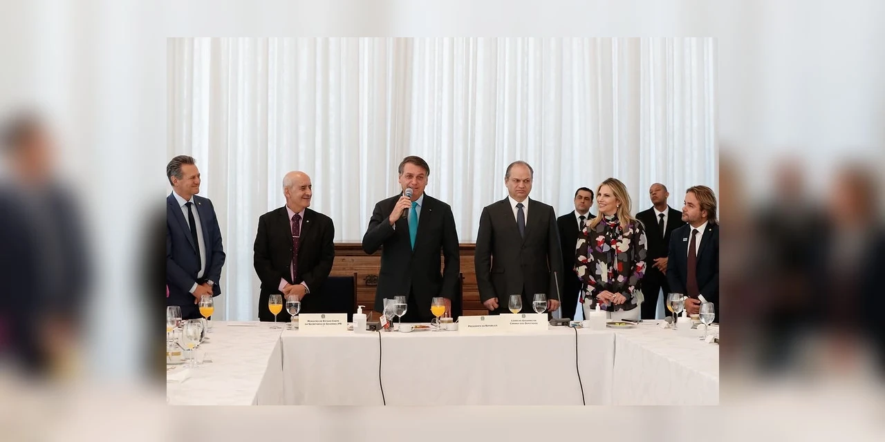 Bolsonaro agradece o empenho de vice-líderes na aprovação de matérias de interesse do Brasil
