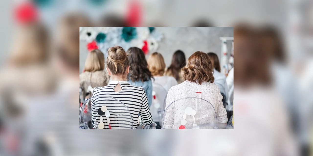Mulheres que foram vítimas de violência doméstica no Paraná terão preferência em vagas para cursos profissionalizantes