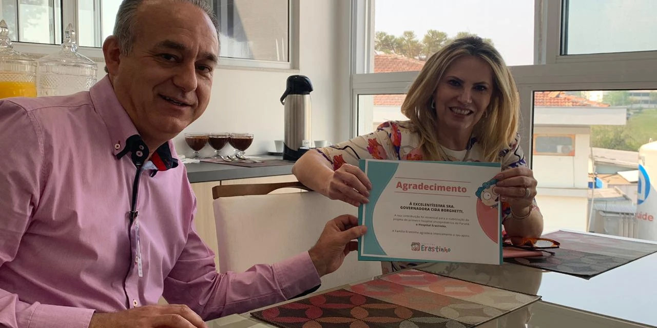 Hospital Erasto Gaertner faz homenagem à Cida Borgheti por ajudar na obra do 'Erastinho'