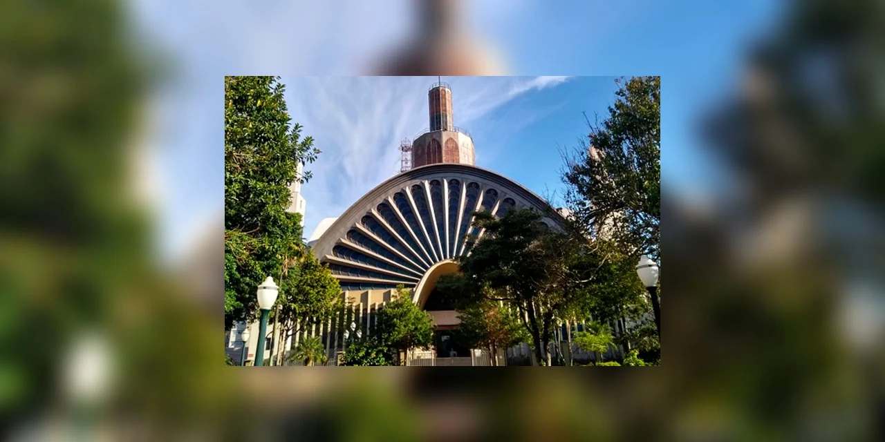 Prefeitura de PG autoriza presença de crianças acompanhadas dos pais em celebrações religiosas