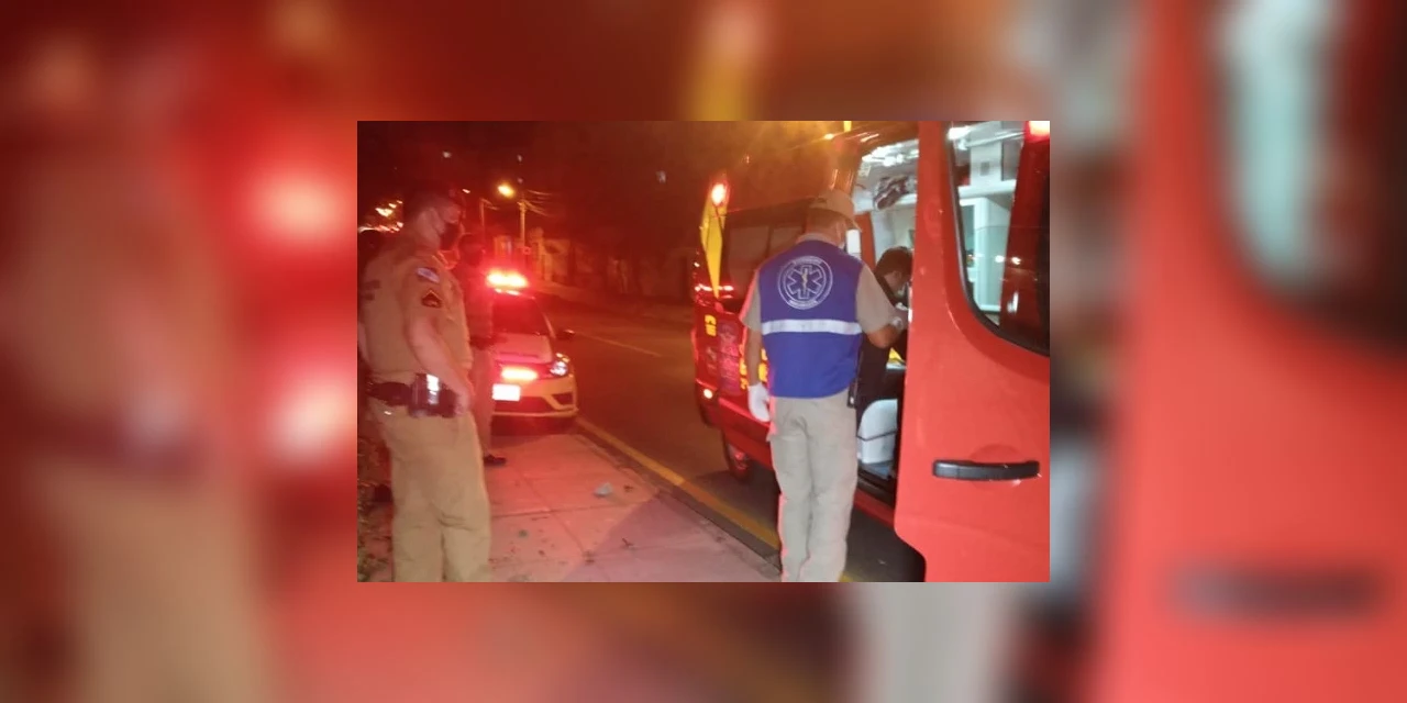 Vídeo: Rapaz é espancado durante tentativa de assalto em Ponta Grossa