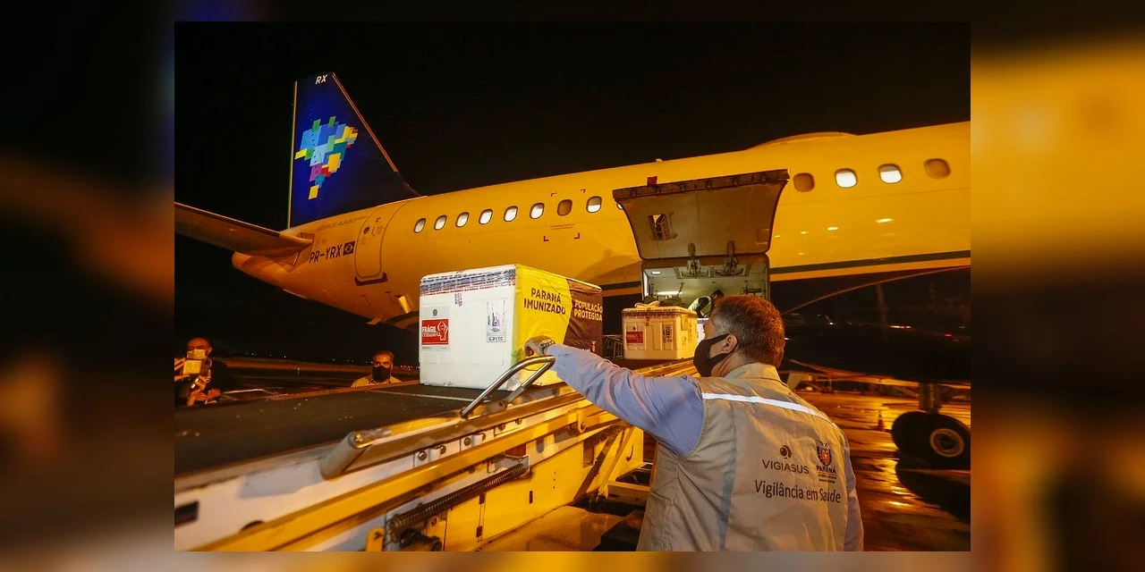 Paraná começa a distribuir neste domingo 86,5 mil doses da vacina da AstraZeneca