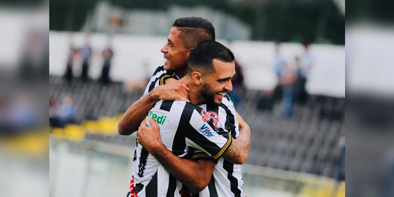 Operário vence a Chapecoense por 2x0 nesta segunda-feira (25)
