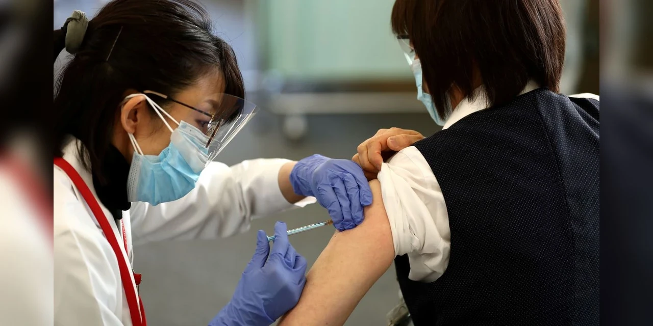 Japão inicia vacinação contra COVID-19 nesta quarta (17)
