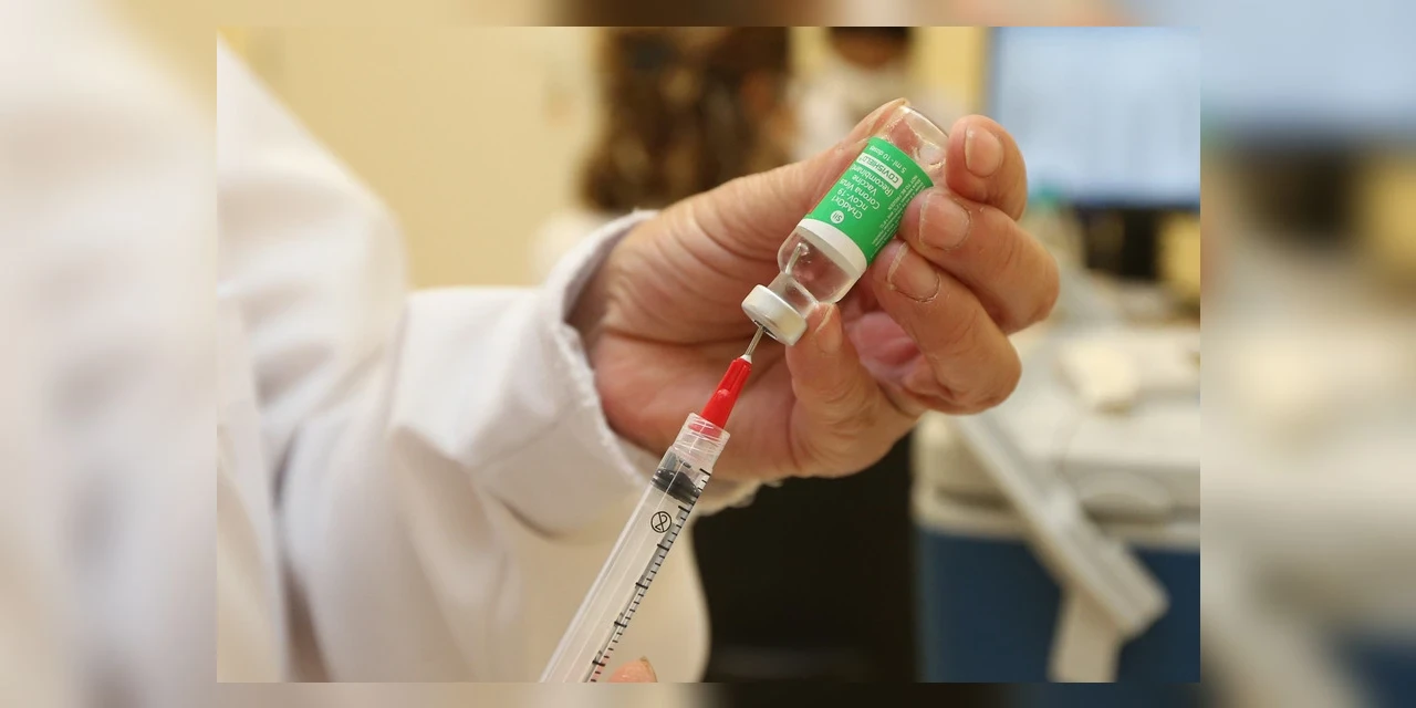 Paraná completa um mês de vacinação com mais de 308 mil doses aplicadas