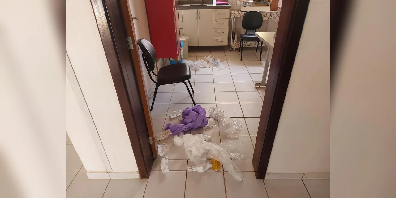 Fotos: Unidade de Saúde em Uvaranas é invadida e atendimento nesta segunda-feira fica prejudicado