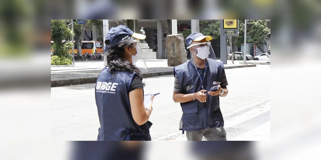 Emprego: IBGE abre inscrições para recenseador e lança simulador de remuneração