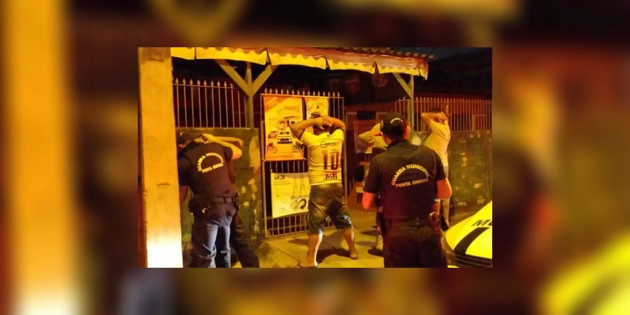 Ponta Grossa tem oito estabelecimentos notificados e um autuado na primeira noite com as novas restrições