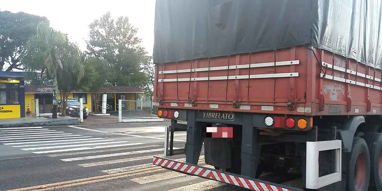 Vídeo: Após quase 10 Km de perseguição, PRF recupera carreta roubada em Tibagi