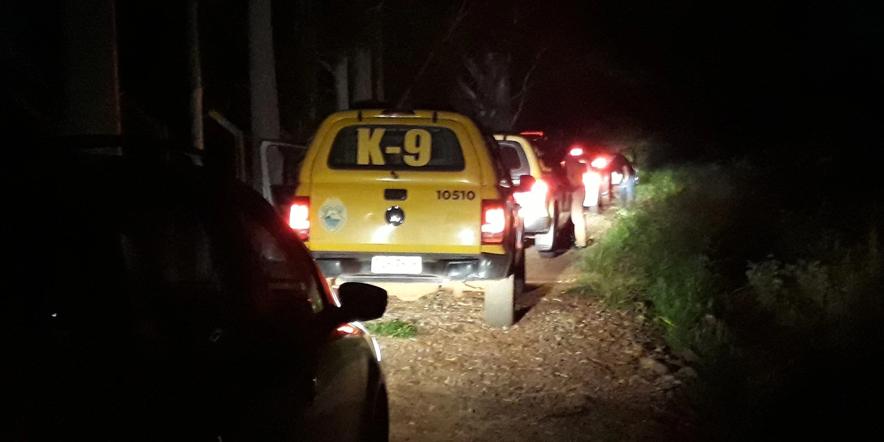 Policiais dispersam 143 aglomerações na segunda-feira (1) de toque de recolher no Paraná