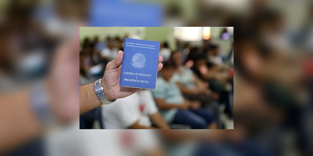Pandemia de COVID-19: Governo quer voltar com redução de salário por 4 meses