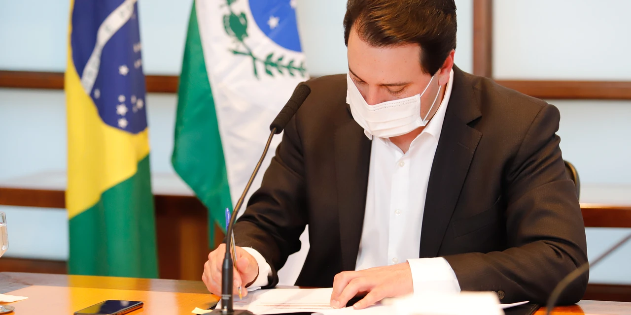 Ratinho Junior anuncia daqui a pouco, às 17h, novas medidas de restrição para o Paraná