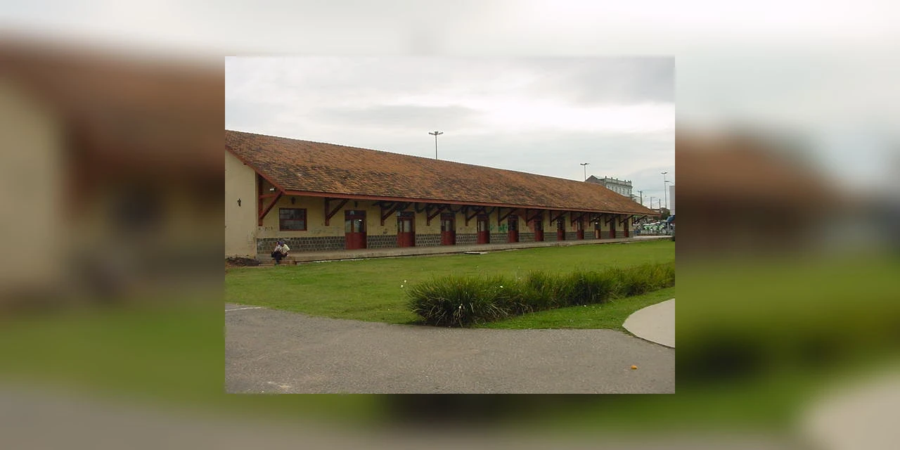 Idoso morre na fila minutos antes da vacinação em PG