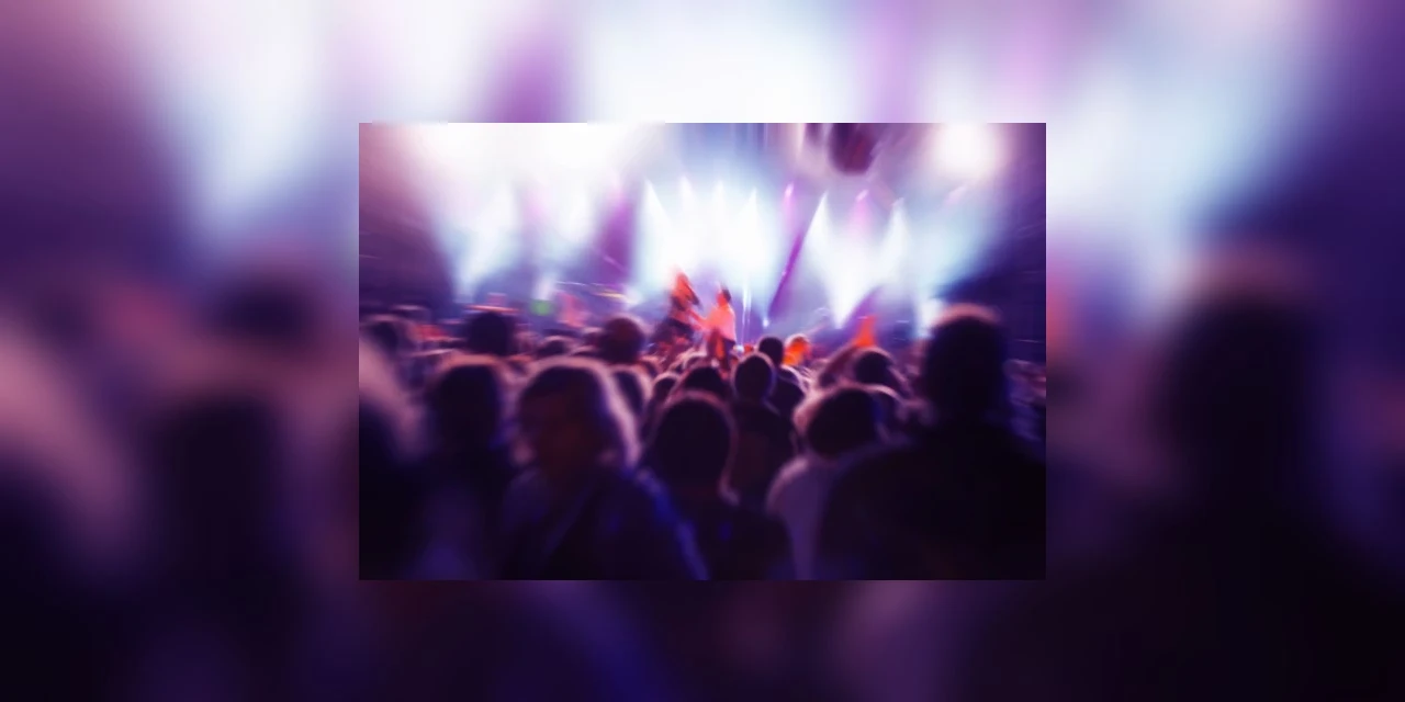 Justiça bloqueia R$ 273 mil de prefeito de paranaense que participou de evento com mais de 200 pessoas em plena pandemia