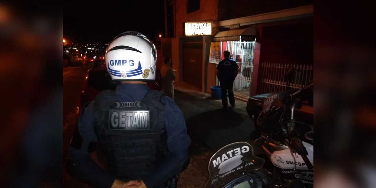 Fiscalização notifica quatro estabelecimentos por descumprir toque de recolher em PG