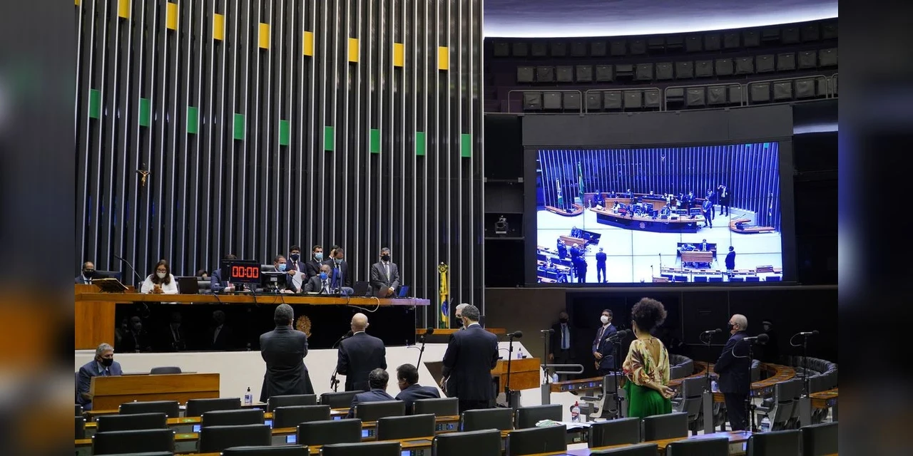 Câmara aprova texto-base da PEC Emergencial em primeiro turno