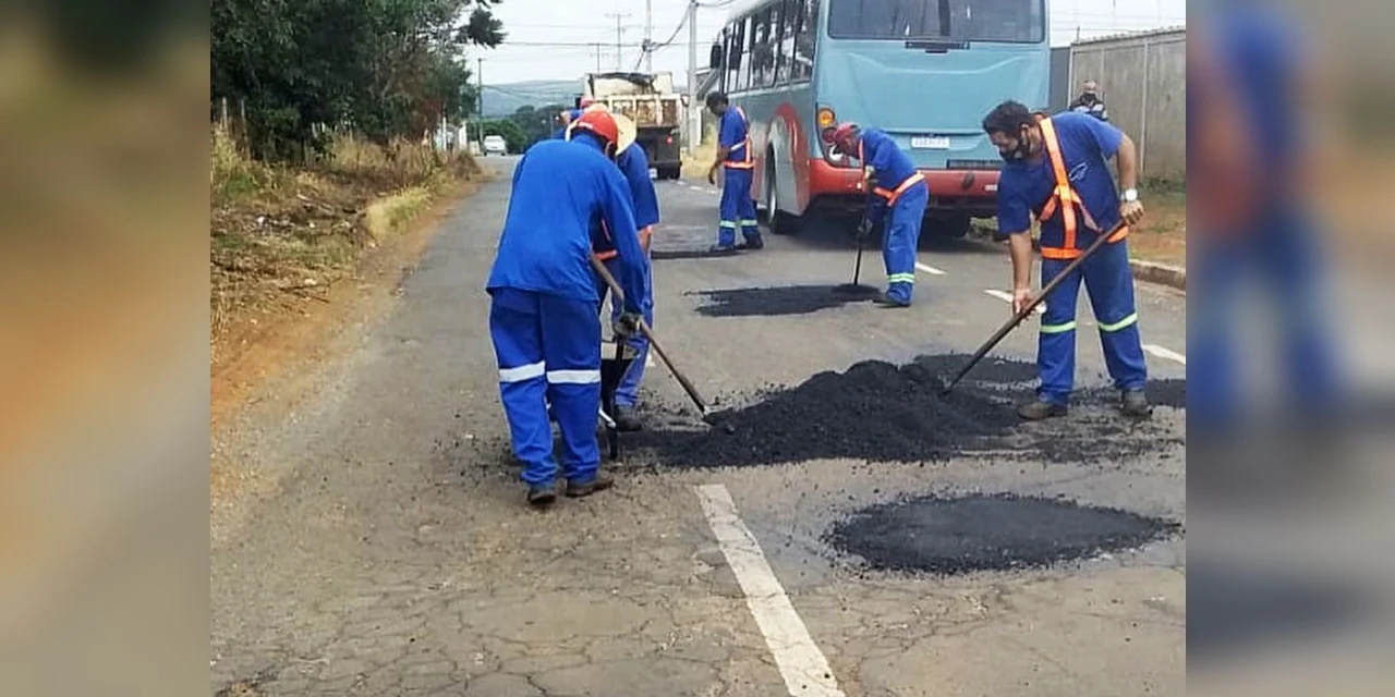 Prefeitura de PG realiza manutenção em mais de 100 km de vias na cidade