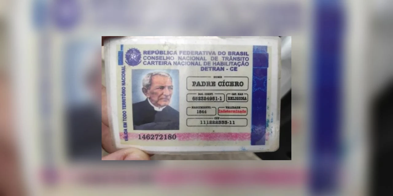 Homem é parado em blitz e apresenta CNH de Padre Cícero e Frei Damião
