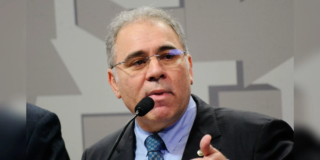 Bolsonaro anuncia Marcelo Queiroga como novo ministro da Saúde