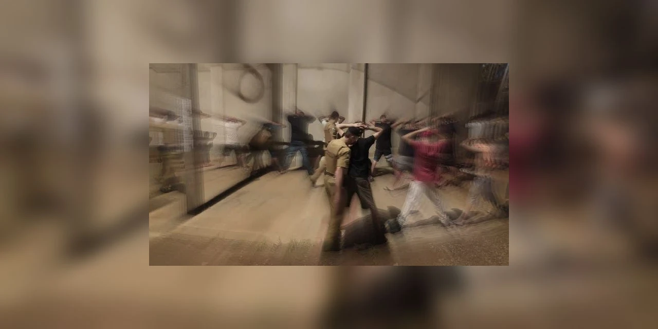 Denúncia leva PM a encerrar 'festinha' com quase 40 pessoas no Paraná