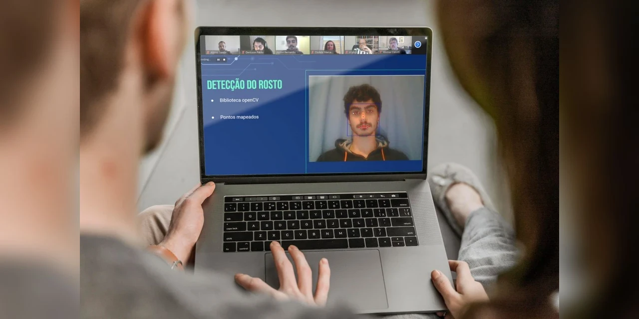 Alunos de Engenharia de Computação da UEPG criam projeto que facilita comunicação de pessoas com deficiência
