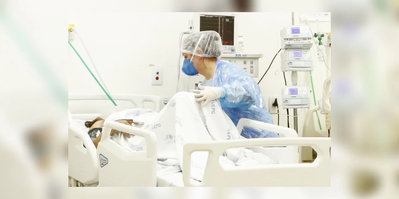 COVID-19: Conheça a rotina dos profissionais do Pronto Atendimento do HU-UEPG