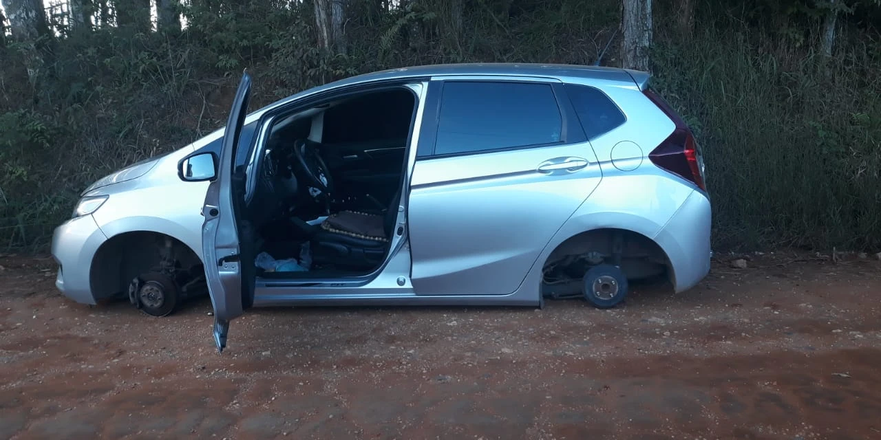 Ladrão 'depena' veículo de motorista de aplicativo em PG