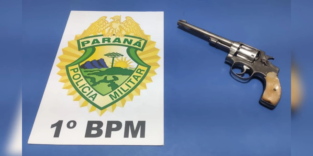 Homem de 48 anos é detido por ameaçar mãe e irmã com arma de fogo