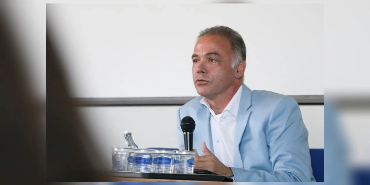 Artigo: O colapso do comércio, por Everson Krum