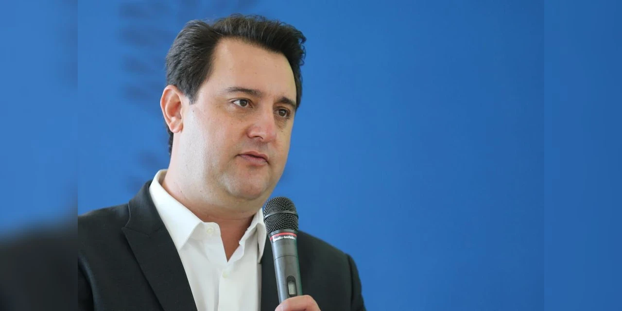 Ratinho Junior lança campanha com municípios para vacinar de domingo a domingo
