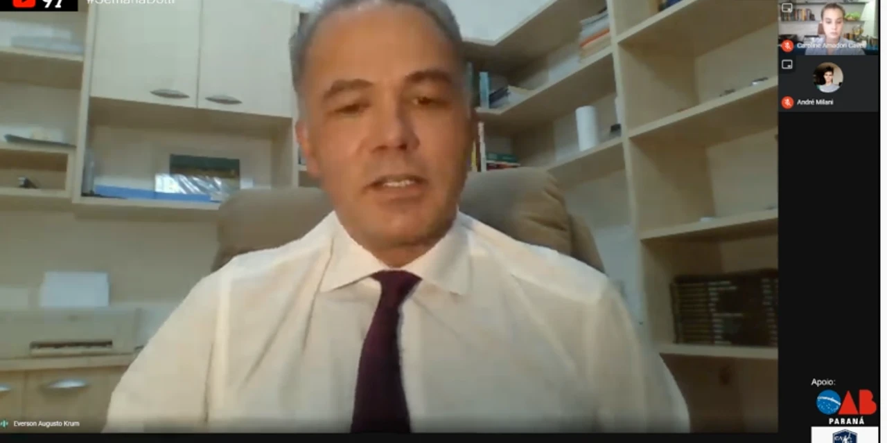 Professor Everson Krum participa de evento na Universidade Positivo