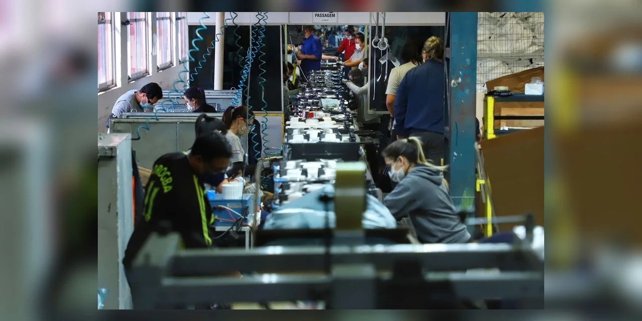 85% dos municípios do Paraná tiveram saldo positivo de empregos em fevereiro