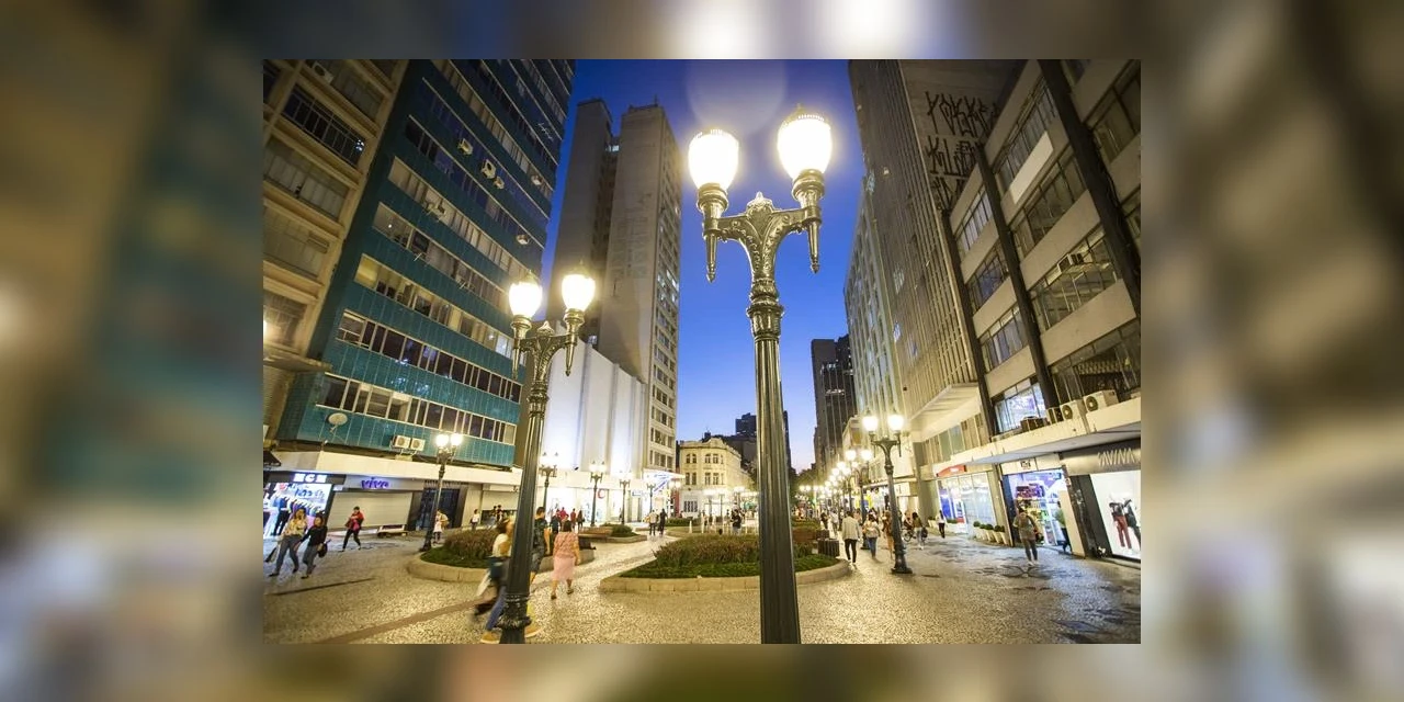 Revista elege 'Rua das Flores', em Curitiba, como uma das mais bonitas do Brasil