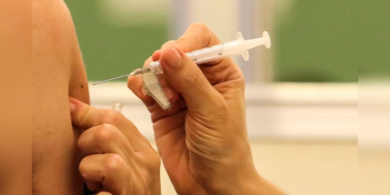Campanha de vacinação contra a gripe começa em 12 de abril no Paraná