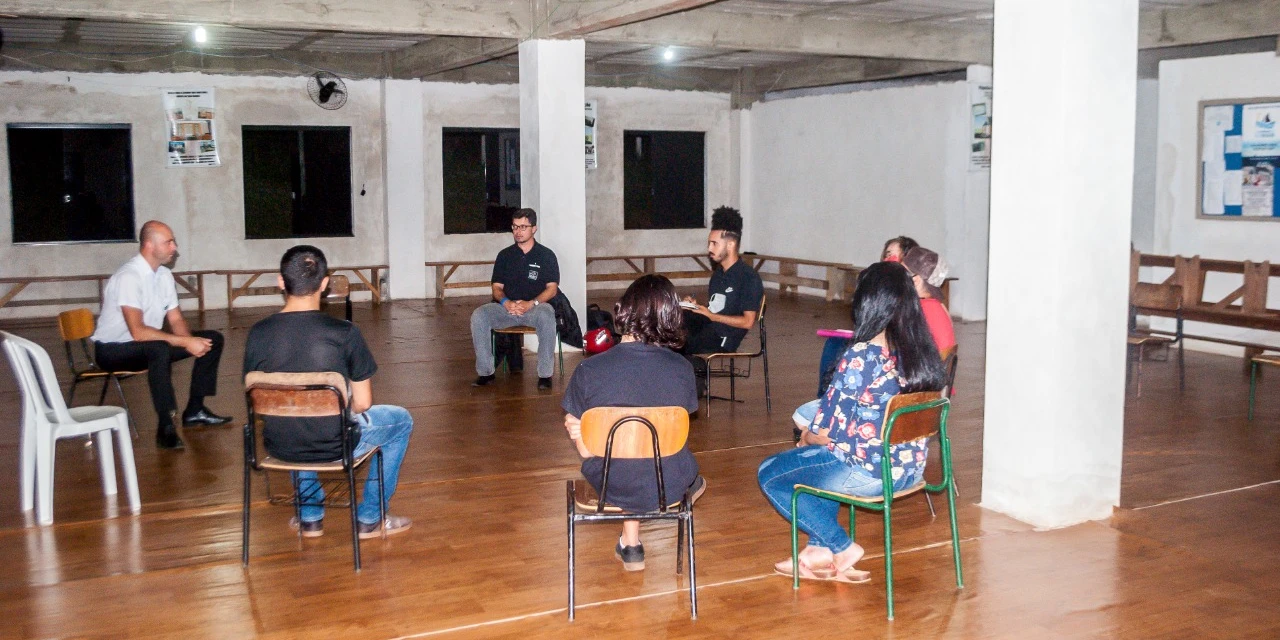Programa da ACIPG auxilia empresários em bairros do município
