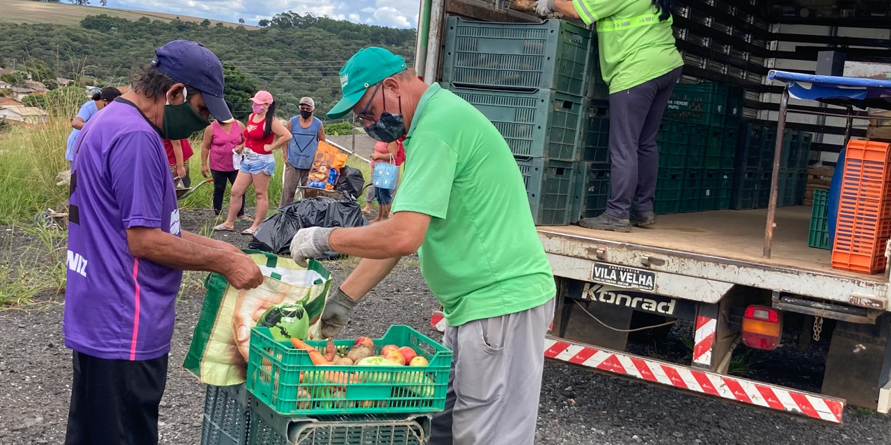 Feira Verde inclui leite, ovos e mel nos produtos a serem trocados por recicláveis