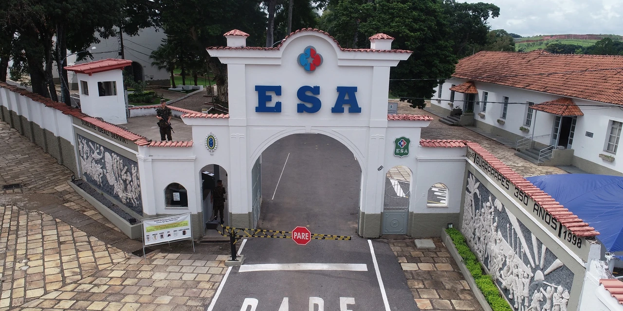 Prefeitura recebe comitiva do Exército para avaliar implantação da Escola de Sargentos das Armas em PG