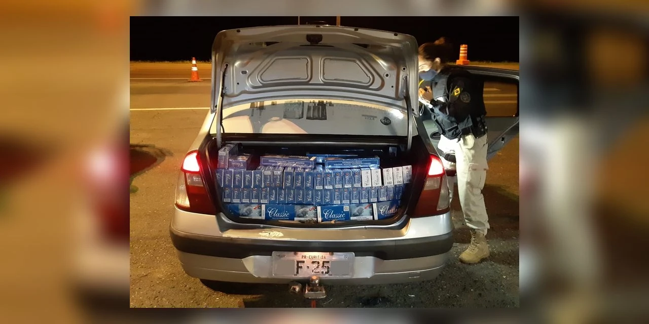 Casal com carro lotado de cigarros é preso no Paraná